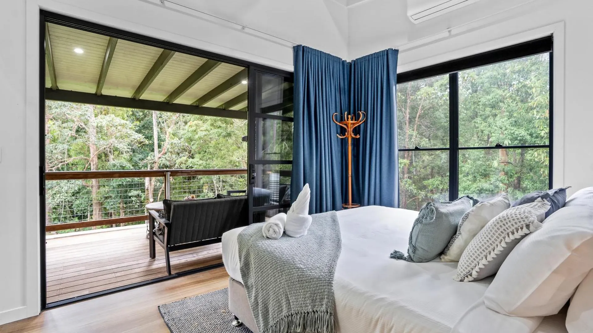 Vakantiehuis Creekside Cottage, Pet Friendly W Pool Perwillowen