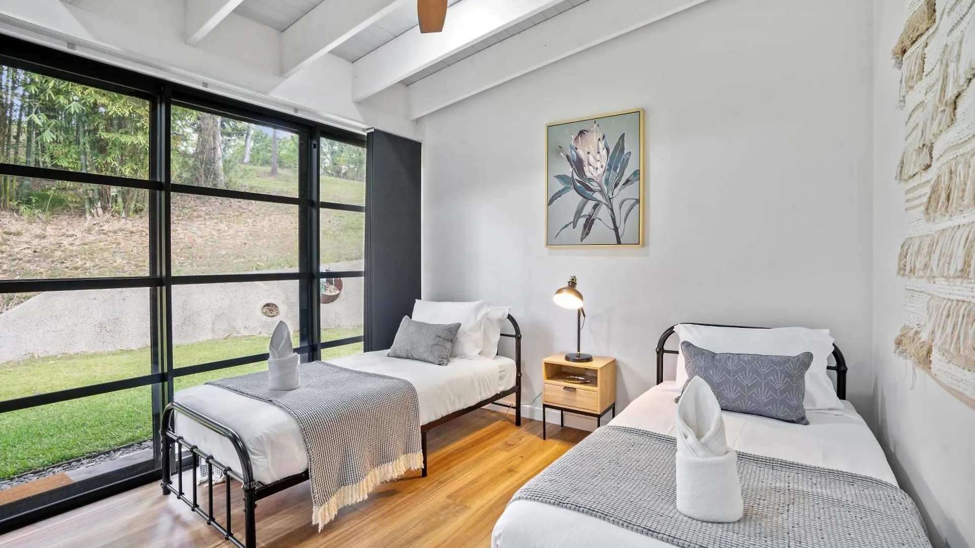 Vakantiehuis Creekside Cottage, Pet Friendly W Pool Perwillowen Australië