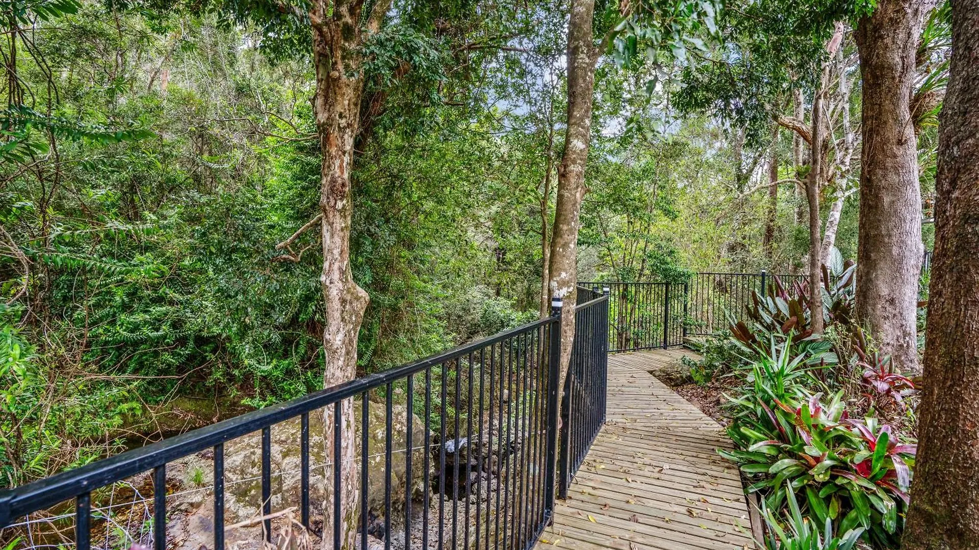 Creekside Cottage, Pet Friendly W Pool Perwillowen Australië
